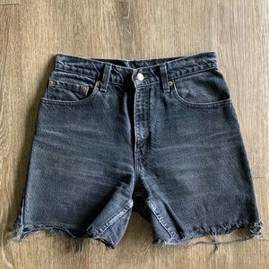 Levi’s 550 distressed denim shorts